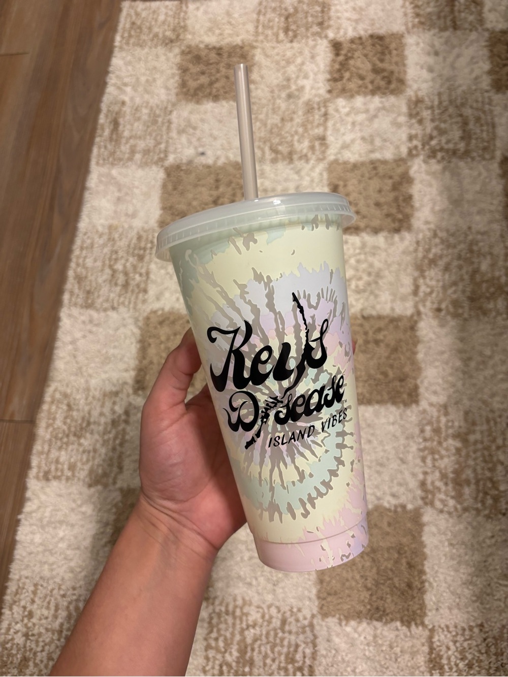 NWOT Color Changing Cup Set